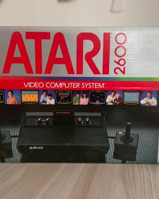 Atari 2600 "Darth Vader" (modello a 4 switch).
