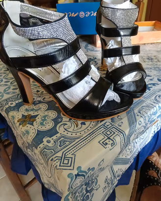 scarpe donna eleganti con strass 