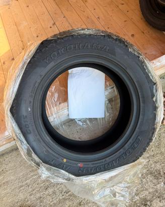Pneumatico Yokohama Geolandar G015 235/60 R16 100H