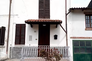 Casa tra i vigneti dell'Oltrepò Pavese