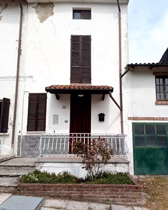 Casa tra i vigneti dell'Oltrepò Pavese
