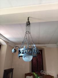 Lampadario in ferro battuto a piramide con vetri c