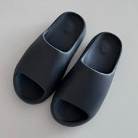 Yeezy Slide Onix