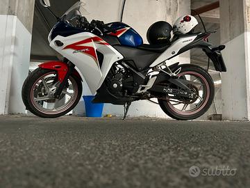 Honda CBR250R