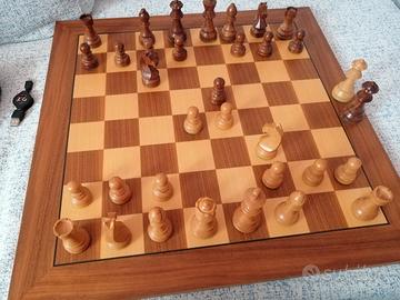 Scacchiera DGT (eBoard) in legno noce. Coll. USB 