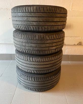 4 cerchi in lega con pneumatici 225 50 r17