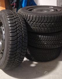 PIRELLI 4 pneumatici