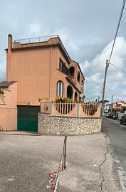 LAVINIO  (CENTRO ECUMENICO) - Grande magazzino