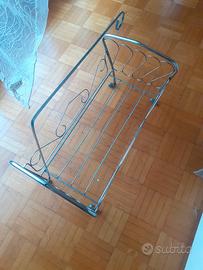 Lettino bambole vintage. 
Molto particolare e graz