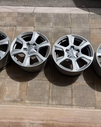 Cerchi in lega audi 16 pollici