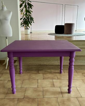 Tavolo in legno restaurato viola opaco