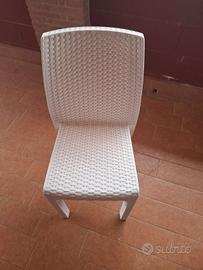 Sedie rattan bianche disponibilità 100 pezzi.