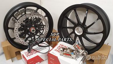 Ducati panigale cerchi superbike e freni brembo