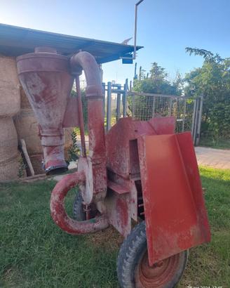 Molino multicoltelli mifema per macinare cereali.