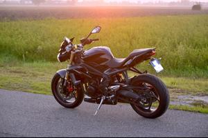 TRIUMPH Street Triple 675 ABS