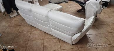 Divano in pelle bianco
