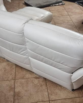 Divano in pelle bianco