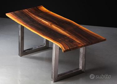 Tavolo in noce stile grezzo gambe in ferro