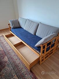 divano letto+2 poltroncine+2 tavolini