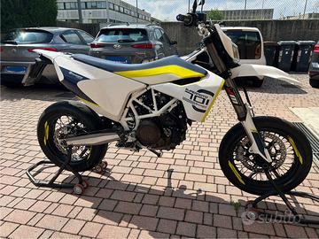 Husqvarna 701 Supermoto