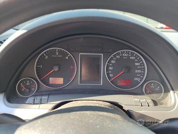 Quadro strumenti AUDI A4 1968cc diesel del 2006