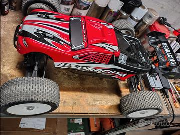 Truggy brushless 4WD in scala 1/8