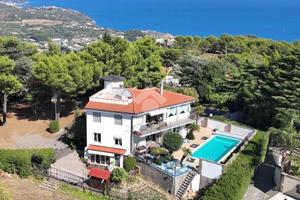 VILLA SINGOLA A CIPRESSA