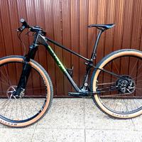 Lee Cougan Innova tg S/M esc.30 mm  carbon boost
T