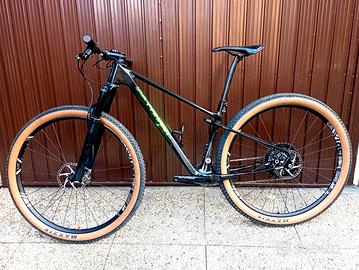 Lee Cougan Innova tg S/M esc.30 mm  carbon boost
T