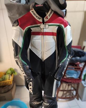Tuta guanti stivali pista DAINESE ALPINESTARS moto