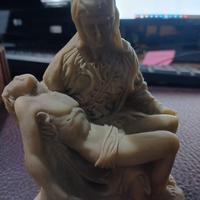 statuina antica la pietà di Michelangelo