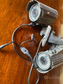 Due Videocamere analogiche