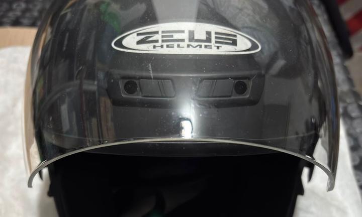 Casco jet Zeus