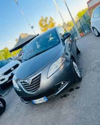 Lancia Ypsilon 1.3 MJT 16V 95 CV 5 porte S&S Plati
