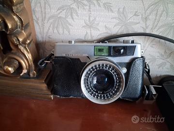 macchinetta fotografica con flash