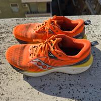 Scarpe Saucony Triumph 22 taglia 45