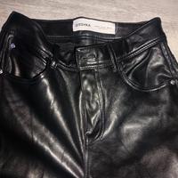 pantaloni nero cargo pelle