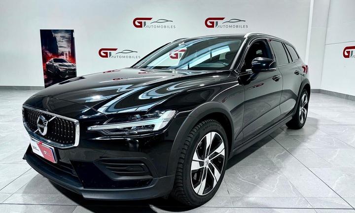 Volvo V60 Cross Country B4 (d) AWD automatico Plus
