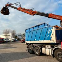 CONTAINER SCARRABILE A CIELO APERTO CON GRU + POLI