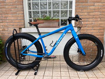 Fat-bike marca Salsa, modello Beargrese.