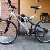 bicicletta MTB ammortizzata