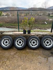 Cerchi in lega con gomme