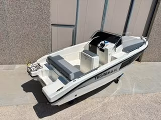 Imbarcazione Teorema 20 sundeck pronta consegna