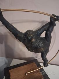 statua in bronzo