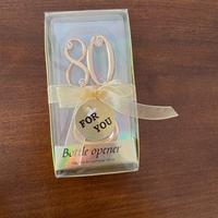 Apribottiglia segnaposto 80 anni