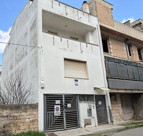 Indipendente con tavernetta mansarda spazi esterni