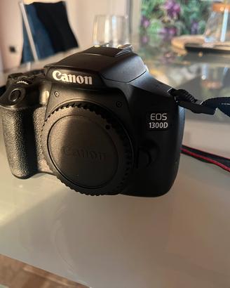 CANON 1300D reflex macchina fotografica