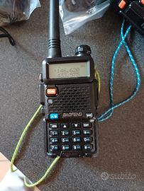 Coppia Walkie talkie BAOFENG UV5R