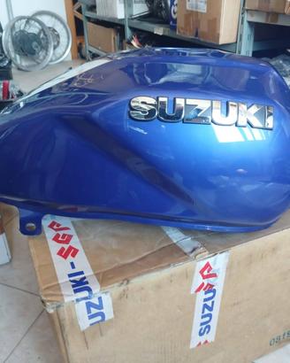 Serbatoio benzina semi nuovo per Suzuki GSX 1400 k