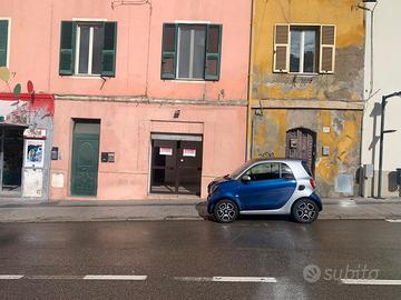 Santa Maria fronte Distributore piccolo locale